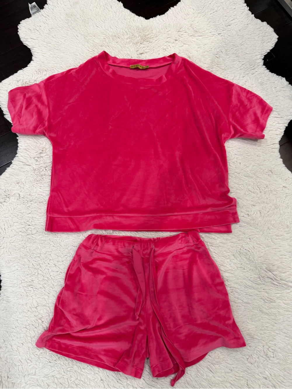 Women’s Velvet Short Pajama Set in Hot Pink